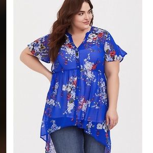 Torrid Lexi Blue floral chiffon hi-lo top